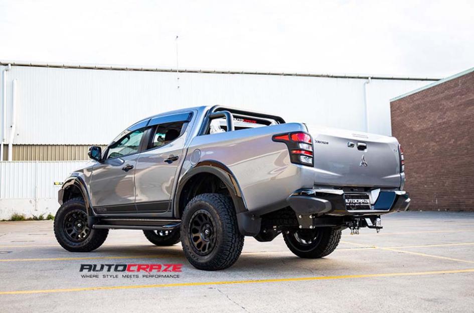 MITSUBISHI TRITON VECTOR MATTE BLACK